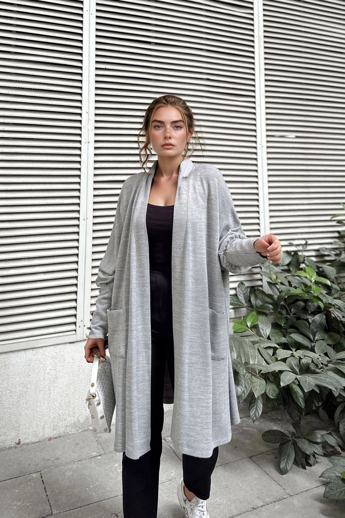 bacc Gri Düğme Detaylı Yırtmaçlı Yumuşak Dokulu Uzun Hırka BCBSK-25700-3442
