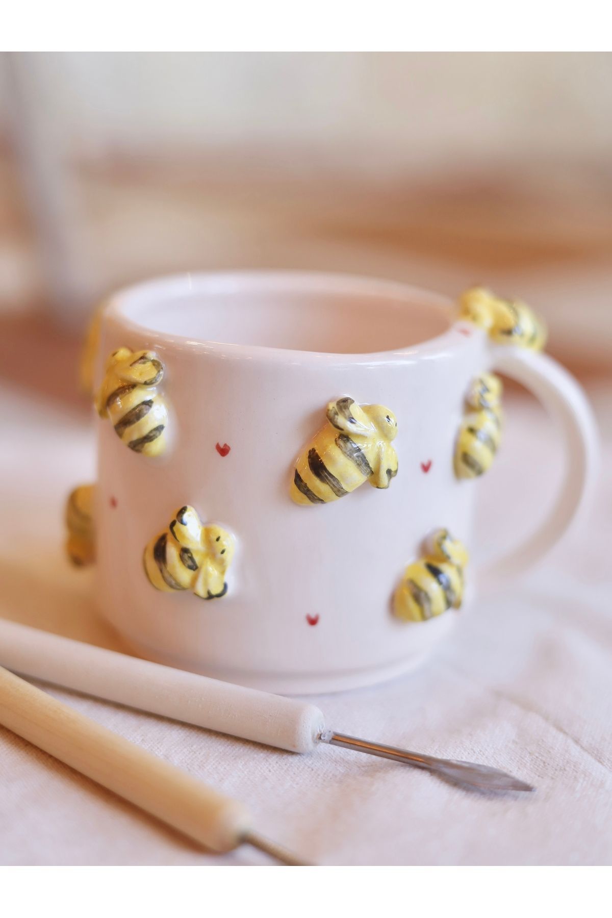Kikis Ceramic Seramik El Yapımı Arılı Kupa