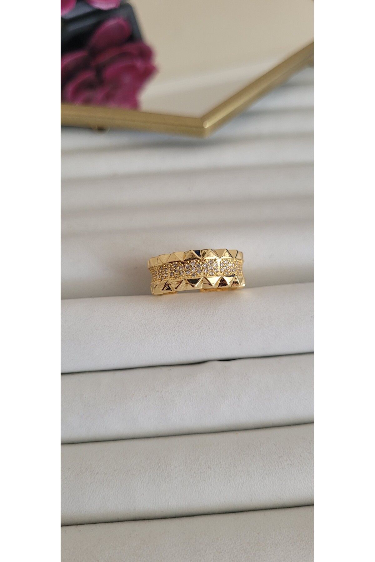 YİĞİTKARANAKSESUAR GOLD PRIZMA DESEN TAŞLI AYARLANABILIR YÜZÜK