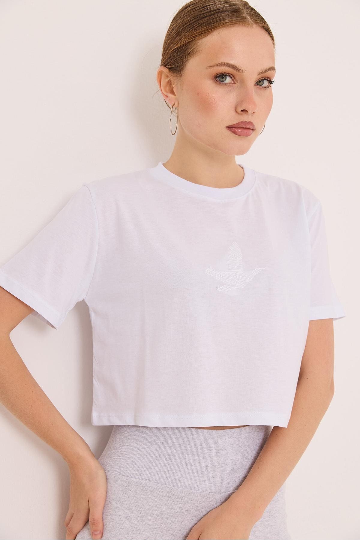 Raneel Kazançlı Alışveriş Karikatür Kuş Kabartma Baskılı Örme Crop Tshirt Beyaz