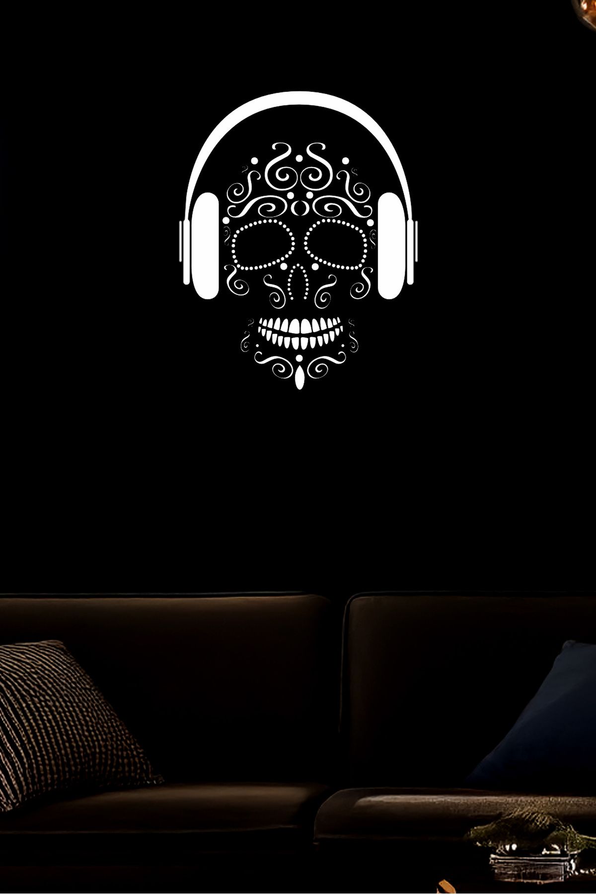 Angels Passion Reflektörlü Dekoratif Kulaklıklı Kuru Kafa (Sugar Skull) Deri Tabl