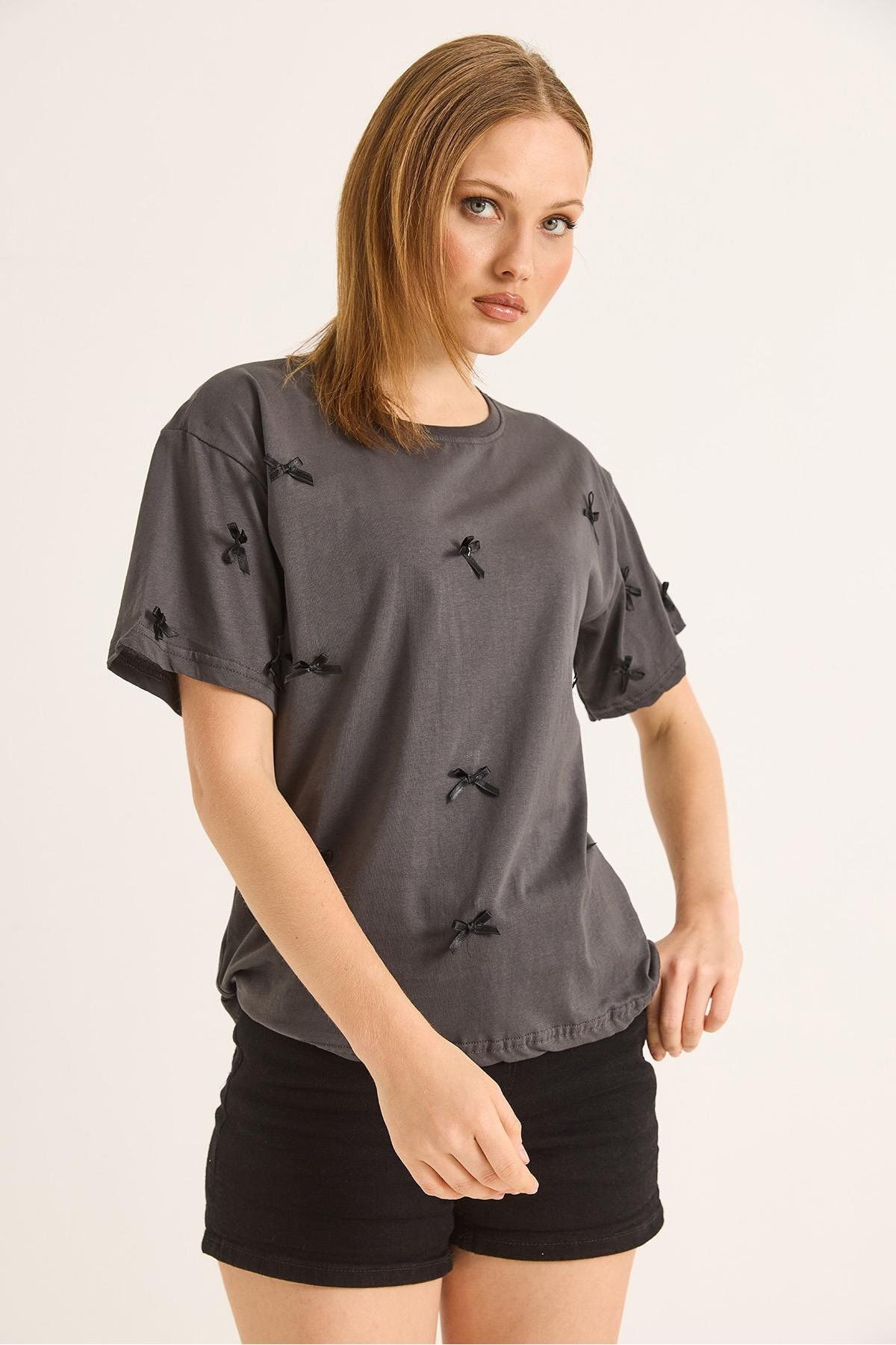 Raneel Kazançlı Alışveriş Fiyonk Detaylı Fit Pamuk Tshirt Füme