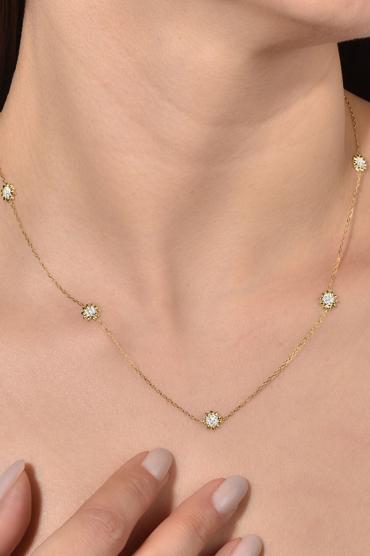 Nox Jewelry 14 Ayar Altın Kaplama Zarif Çiçekli Gümüş Kolye - CNS00623