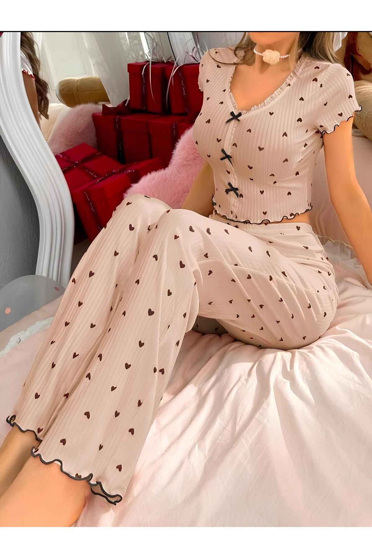 Blizard Yumuşak Pamuklu Rahat Kesimiyle Günlük Ideal Açık Kahve Tonlarında Kalp Desenli Pijama Takımı