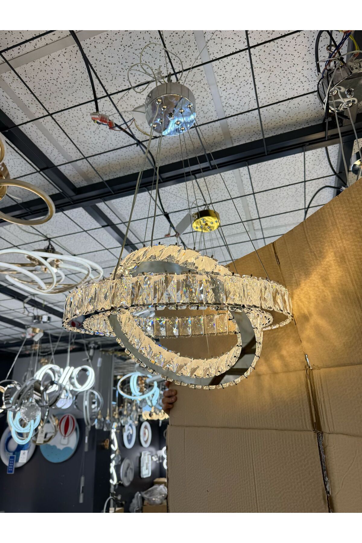 RSCOLLECTIONS 2 Daire Taşlı Modern Salon Sarkıt Avize İthal - 3 Renk Kumandalı Krom