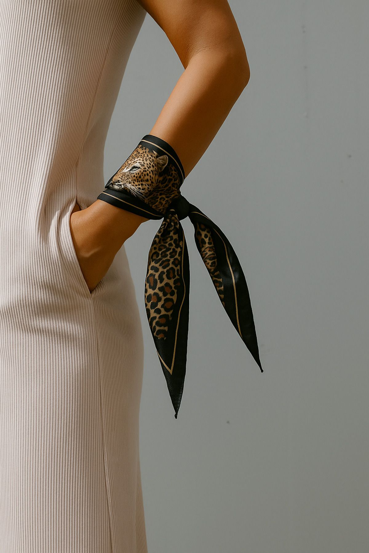 NOTHING-LEOPARD PATTERNED SATIN SCARF 6