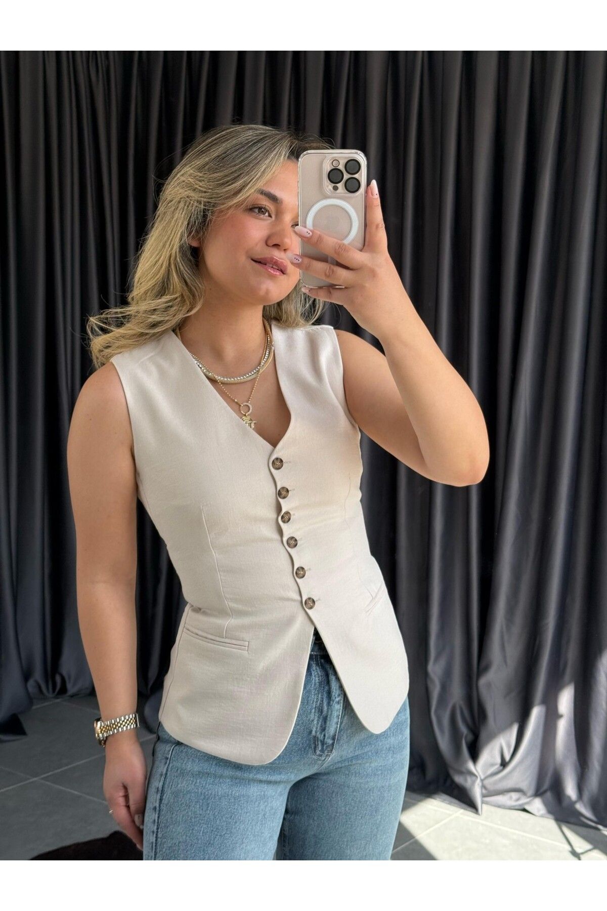 BÜŞRA PERKER Alore V Yaka Fıt Yelek Bej