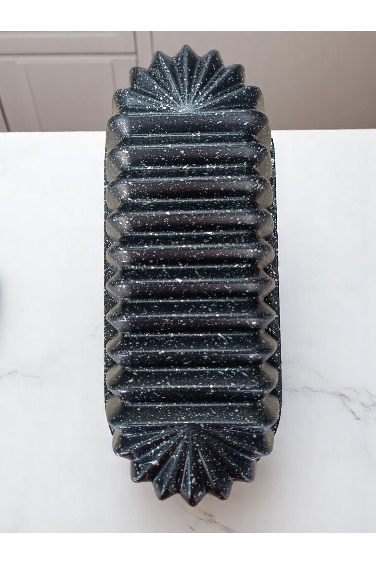 Alkar DÖKÜM KEK KALIBI HANIMELİ DİLİMLİ BATON SİYAH RENK 35 CM