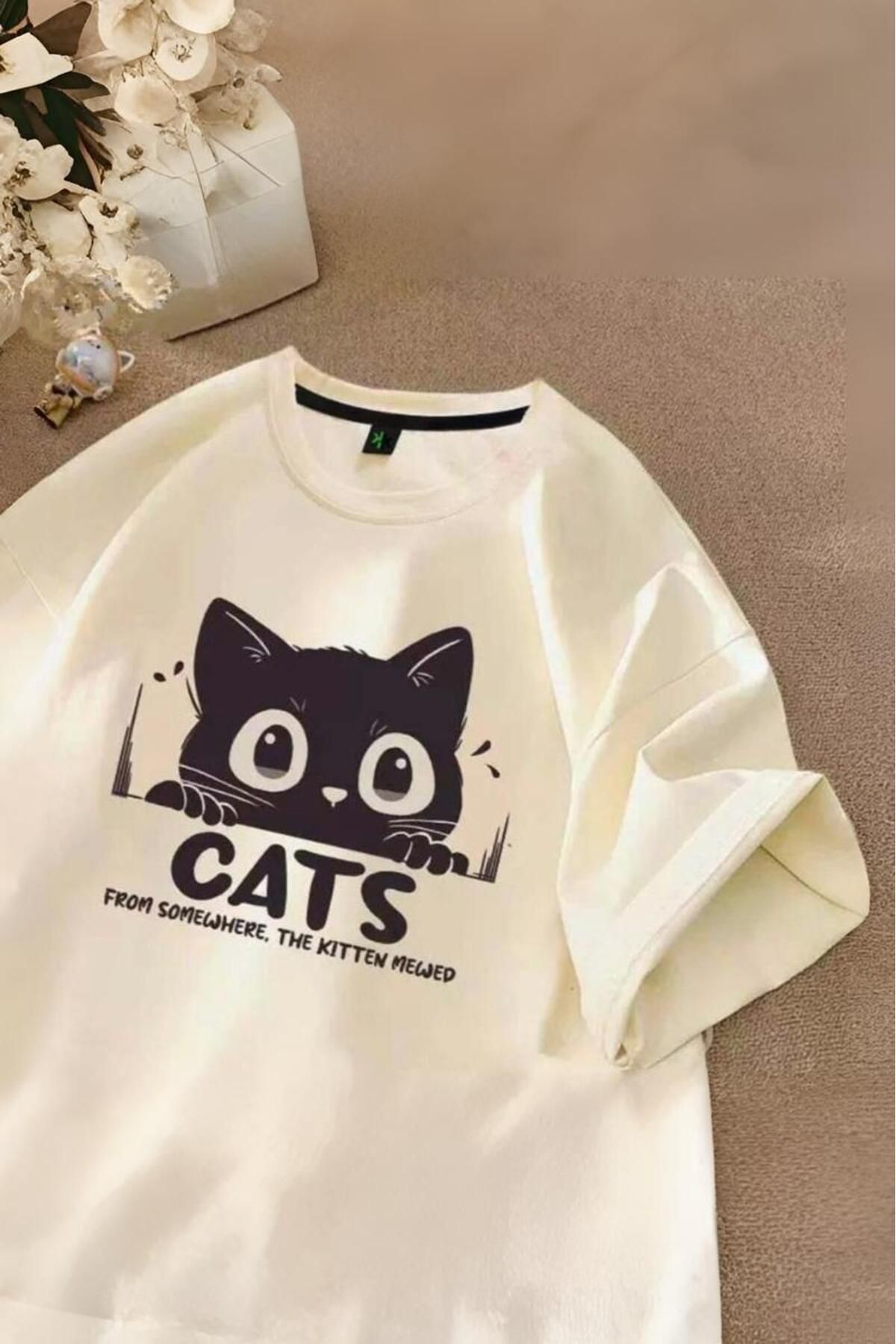 BALİNA Bej Cats From Somewhere Unisex T-shirt -ALH