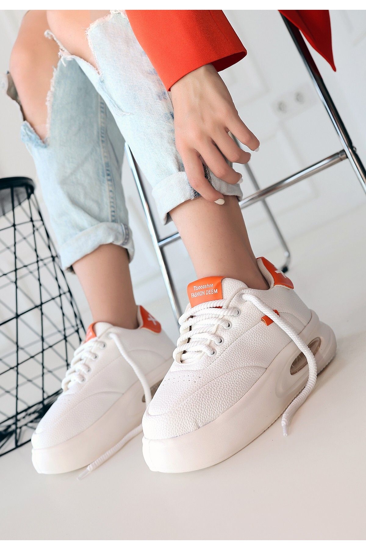 pabucmarketi Beyaz Suni Deri Turuncu Detaylı Bağcıklı Sneaker Kadın Ayakkabı