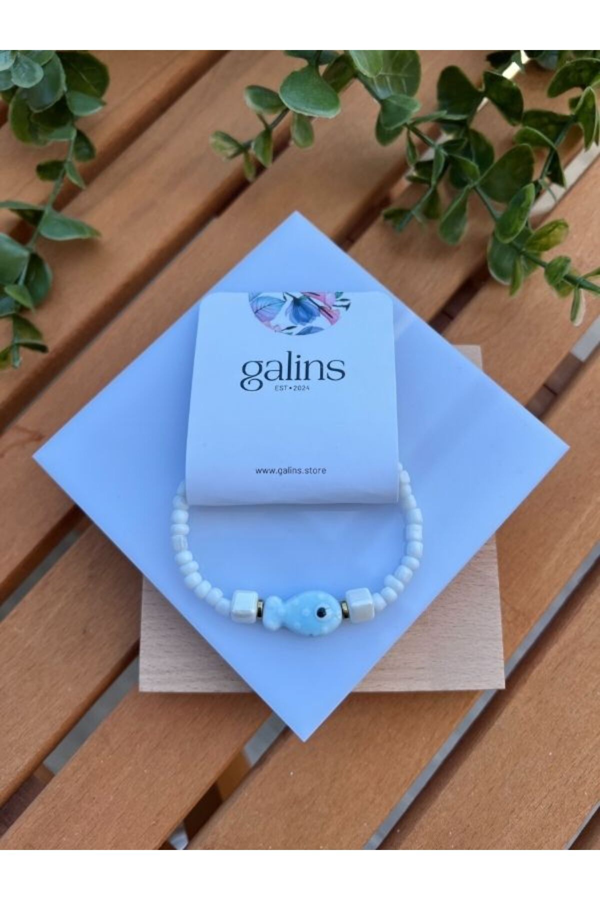 Galins Balık Detaylı, Yaz Modası, Beyaz Boncuk Tekli Bileklik