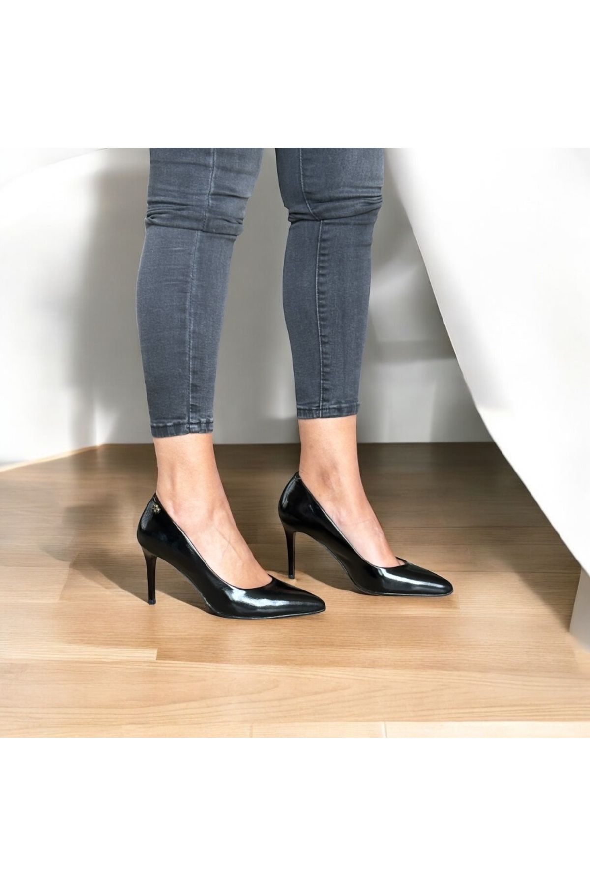 NEVE SHOES Siyah Kırşık Rugan Hakiki Deri Stiletto