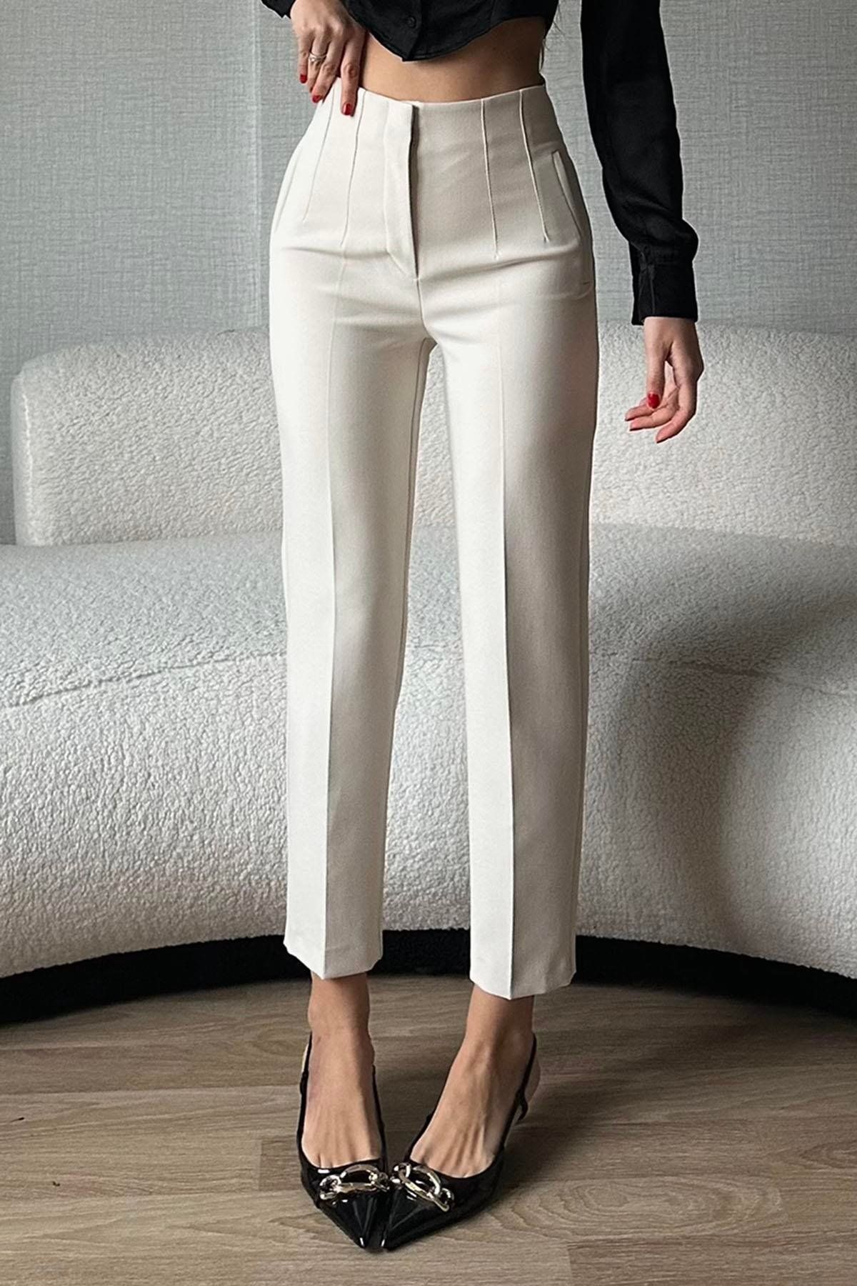 A&O Style Kadın Taş Rengi Önü Biyeli Cepli Yüksek Bel Havuç Model Kumaş Pantolon
