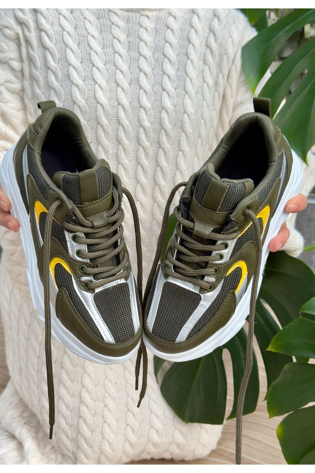 pabucmarketi Yeşil Suni Deri Hardal Detaylı Kadın Sneaker Ayakkabı