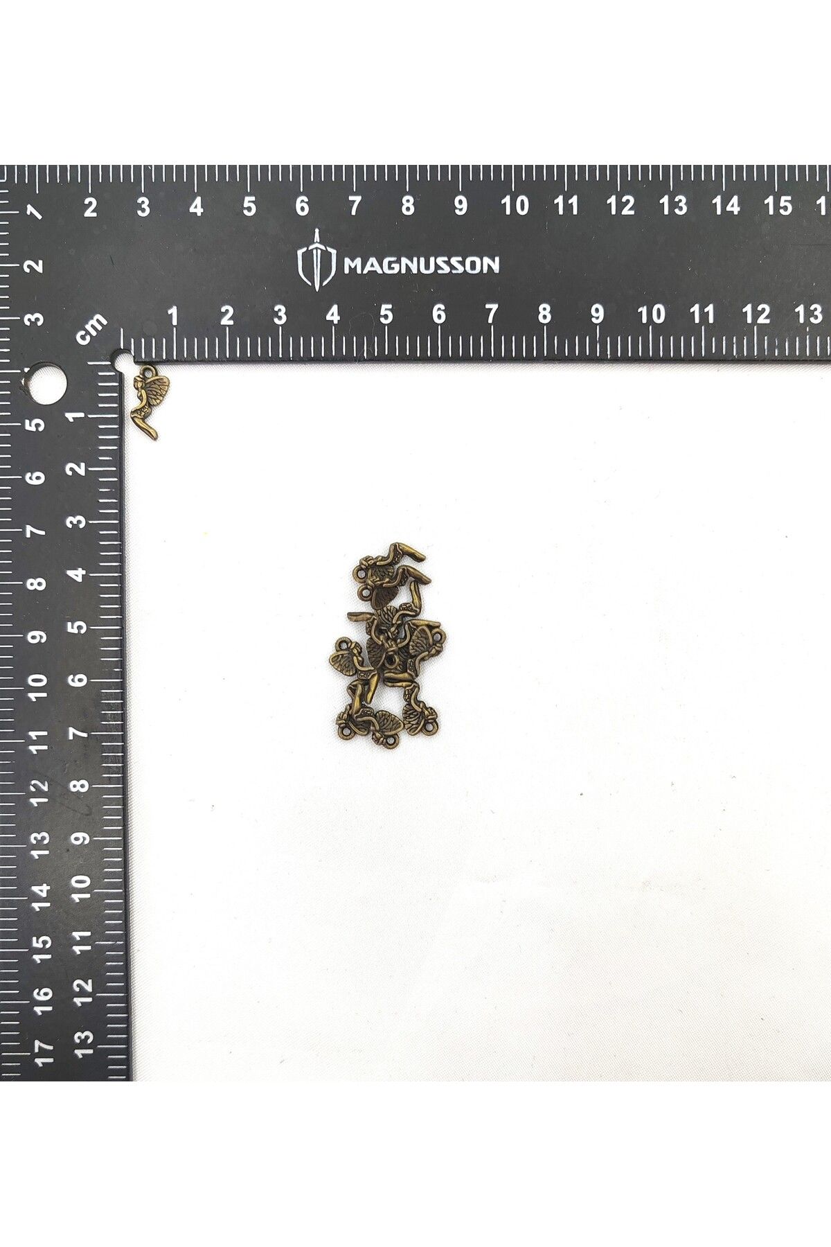 BONCADAS KANAT FİGÜRÜ İLE İLGİLİ BİLEKLİK SALLANTI APARATI