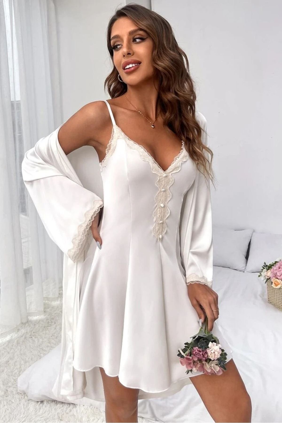 Shop58 Beyaz Saten Dantel Detaylı Mini Kuşakı Sabahlık