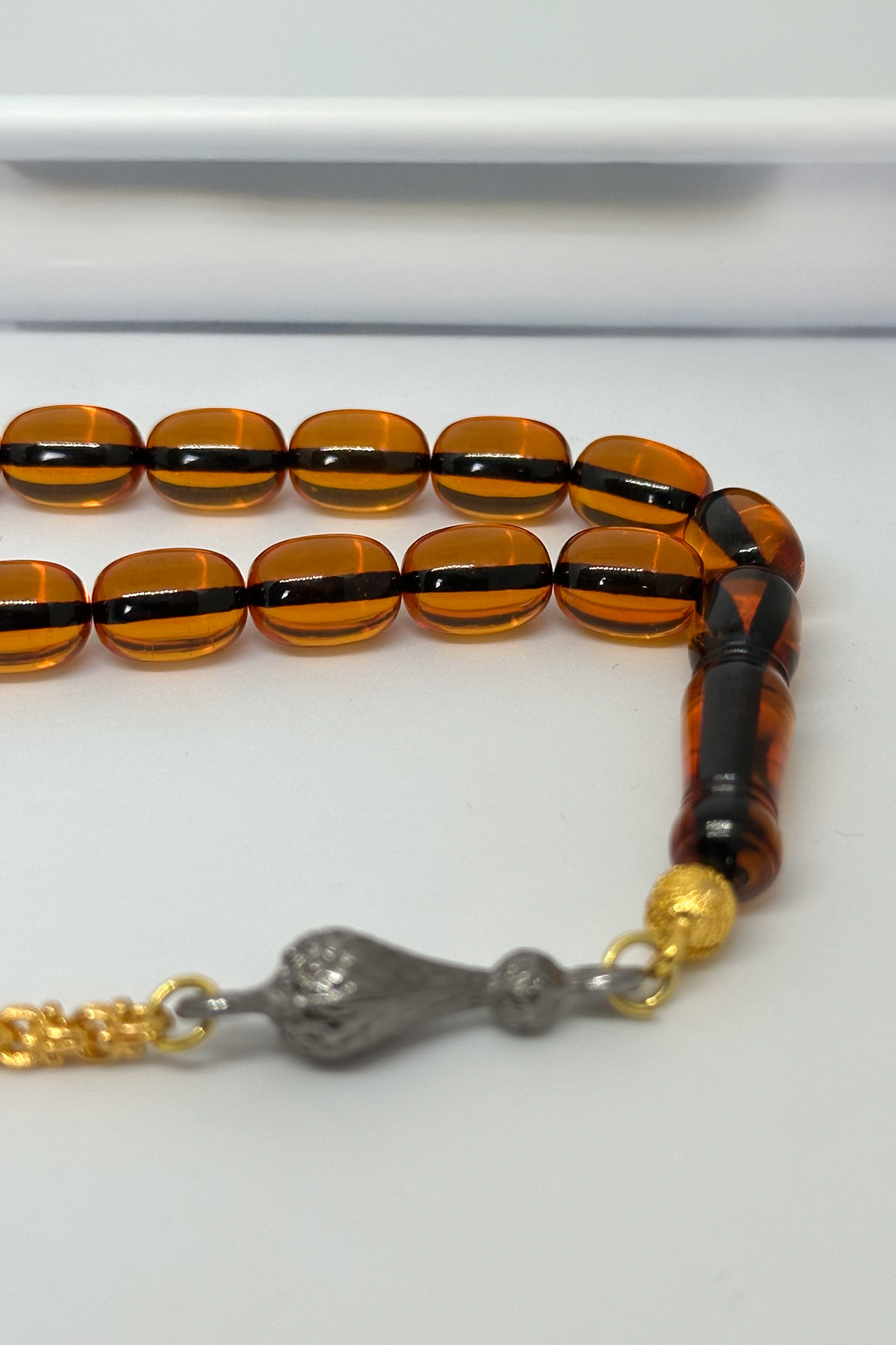 Turuncu Ateş Kehribarı Tespih – Enerji Veren Canlı Tonlar ve Zarif El İşçiliği — Muammer Köksal Design (2)