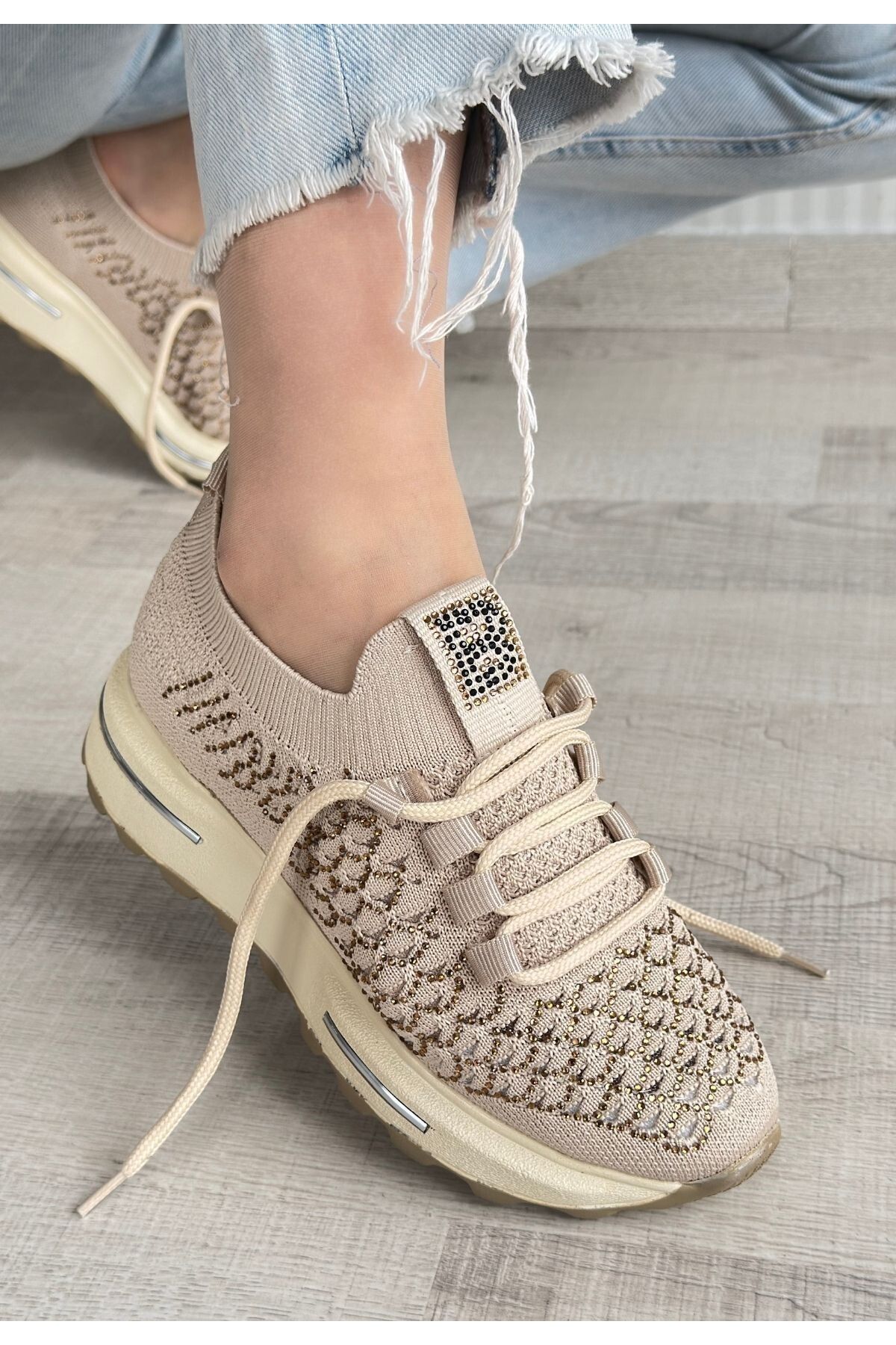 pabucmarketi Bej Triko Boncuk İşlemeli Kadın Sneaker Ayakkabı