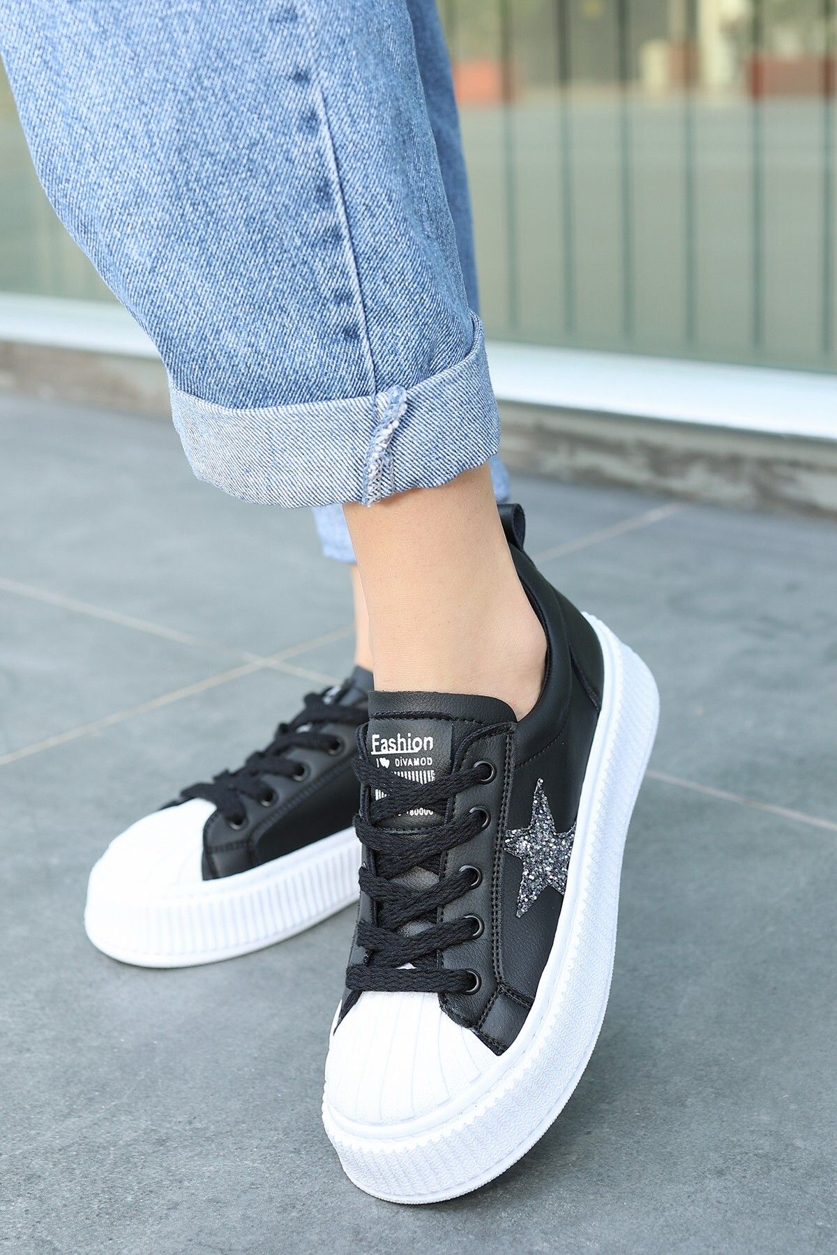 pabucmarketi Kadın Siyah Suni Deri Beyaz Tabanlı Bağcıklı Sneaker Ayakkabı