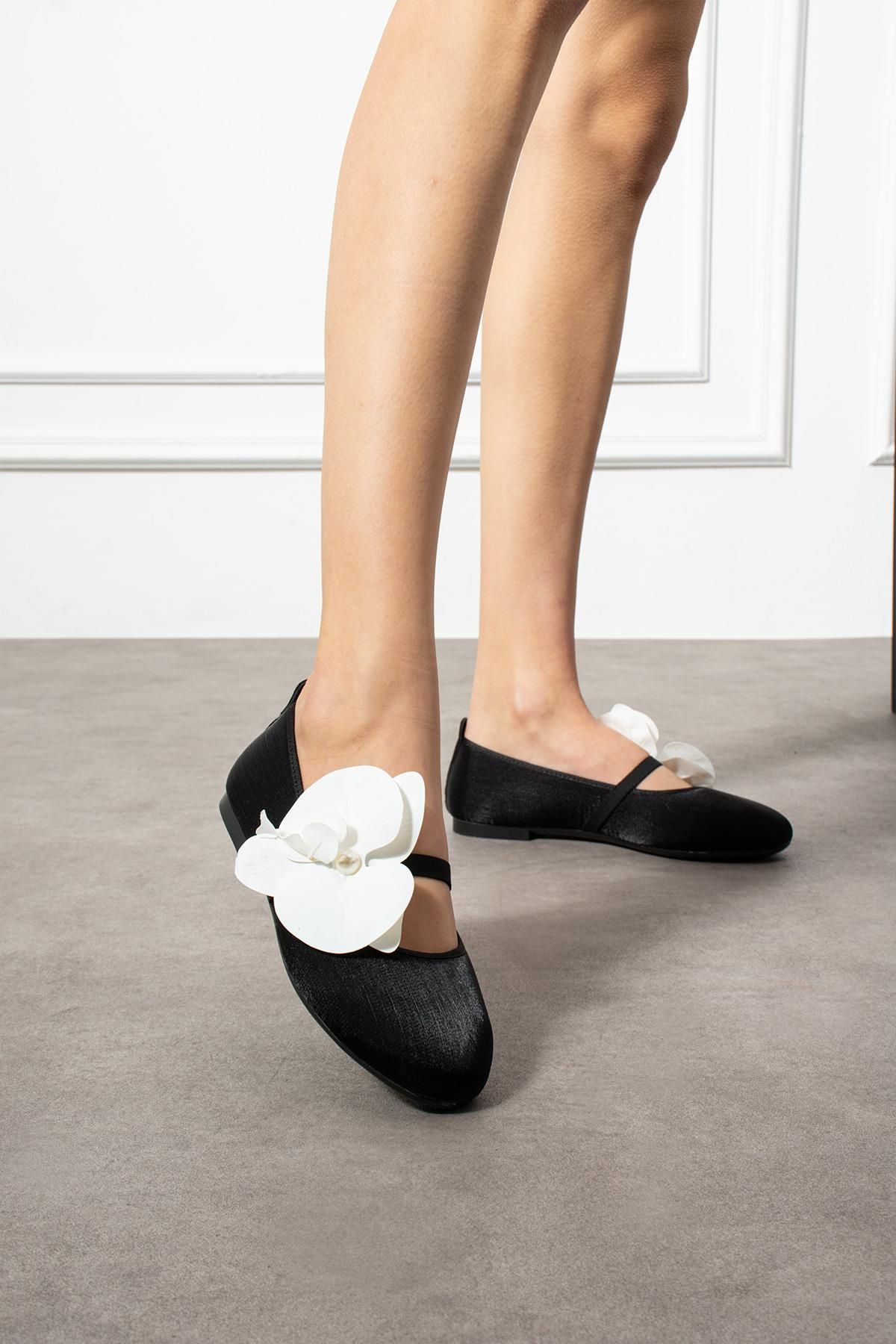 ShoeTek Bags Kadın Babet Önden Bantlı Çiçekli Siyah Saten