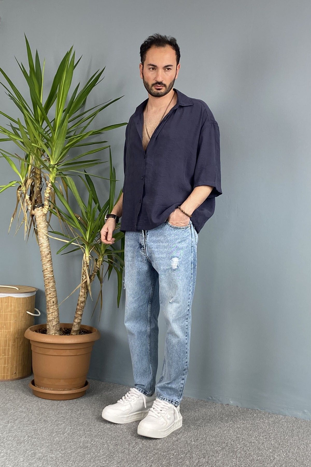 Alışveriş Sokağı Nakışlı Oversize Asimetrik Kısa Kol Gömlek