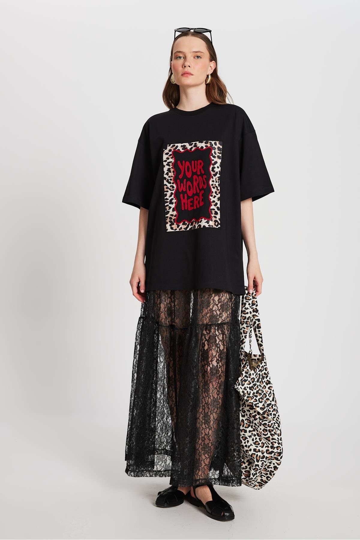 minaaise Kadın Siyah Oversize Nakışlı T-shirt 29160