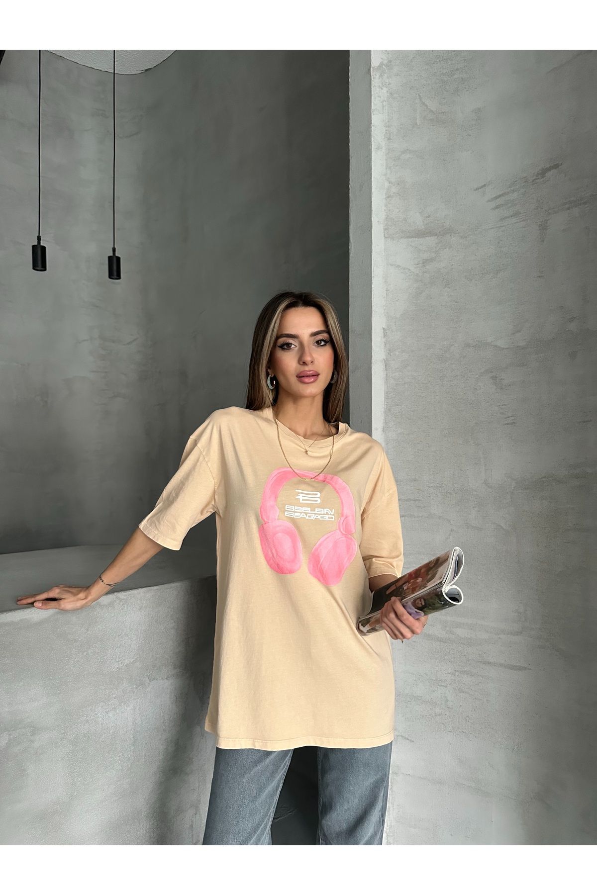 MUEZZA Yıkamalı Kulaklık Baskılı Oversize Bisiklet Yaka Kadın T-Shirt