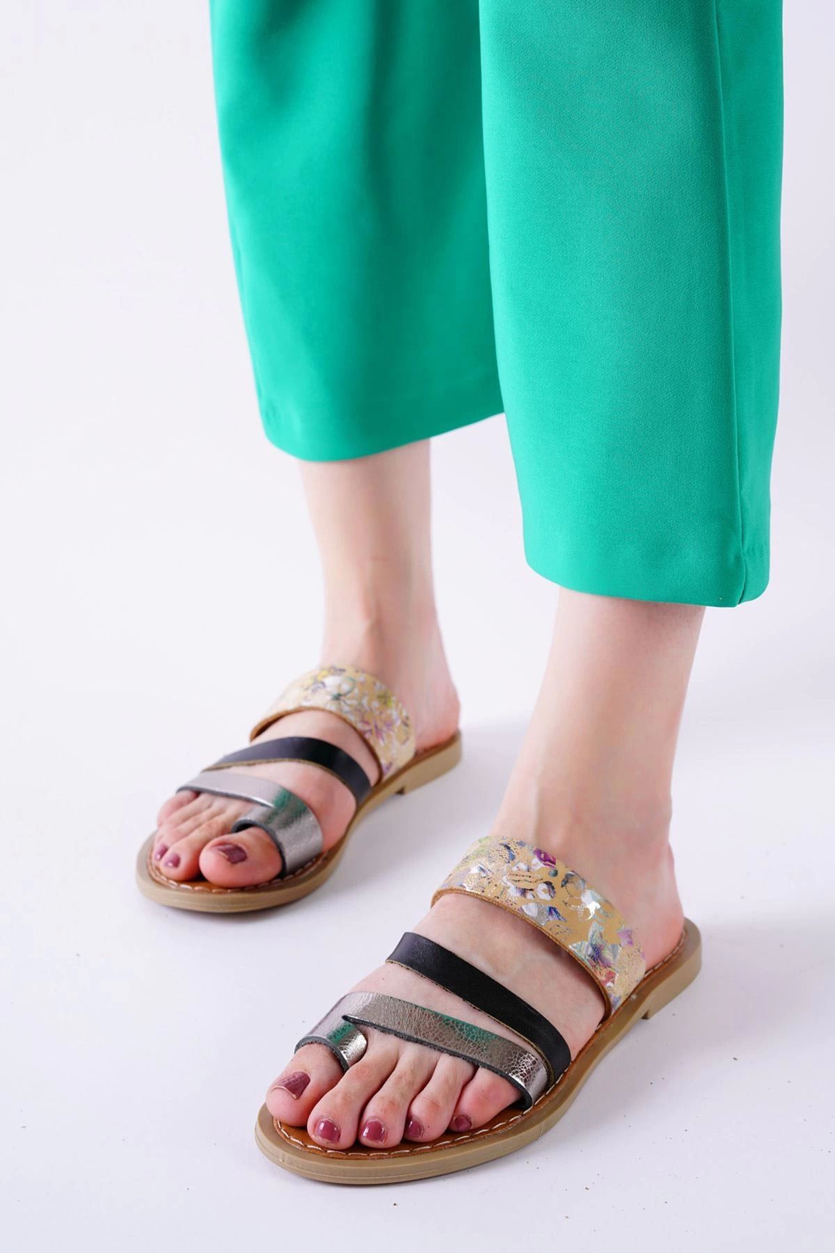 Shop58 Minne Siyah Şeritli Cilt Terlik