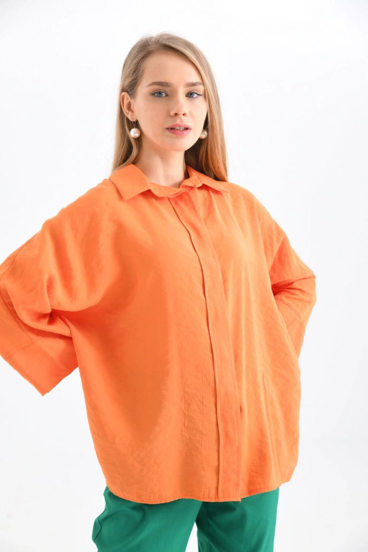 Lujiz 23033 ORANGE YAKALI FAKİR KOL DÜĞMELİ UZUN VE GENİŞ MODEL GÖMLEK