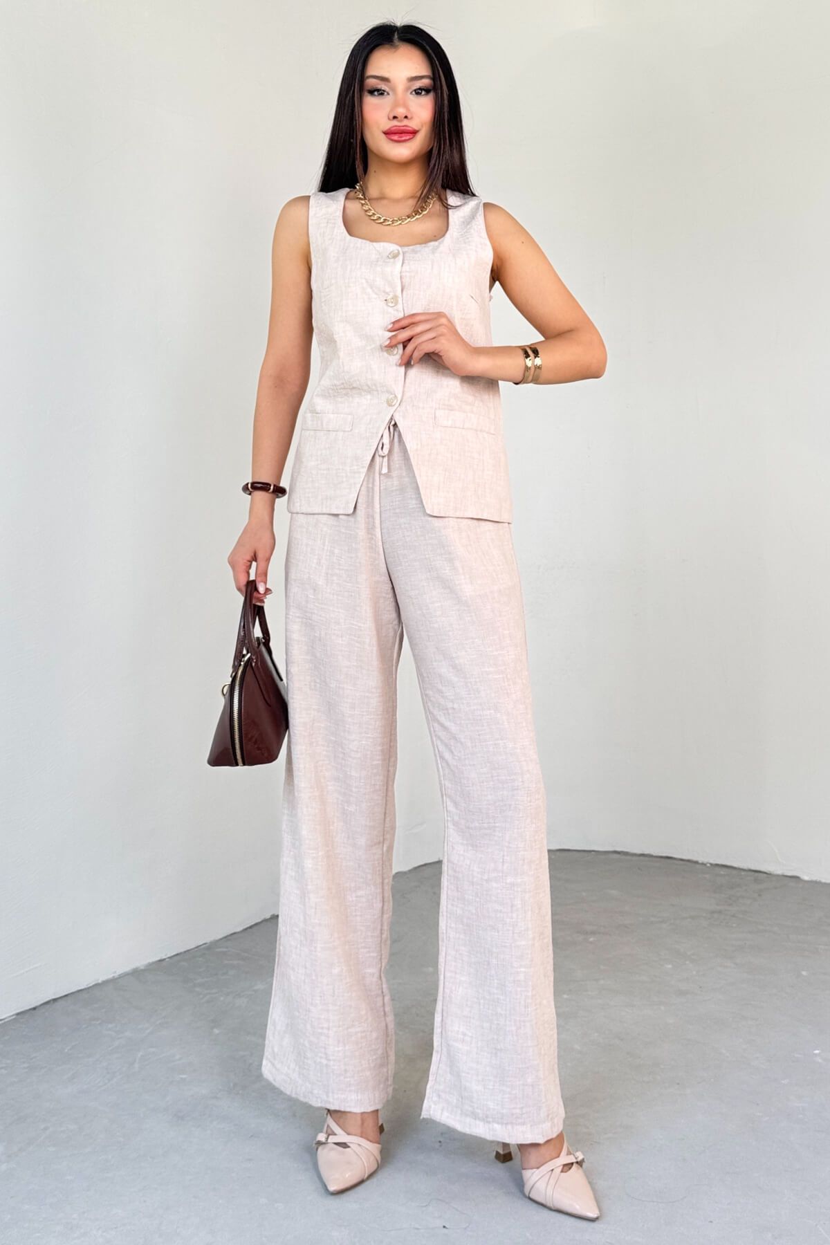 Cappmoda TKM-13275 Bej Kare Yaka Yelek Bağlamalı Pantolon Keten İkili Takım