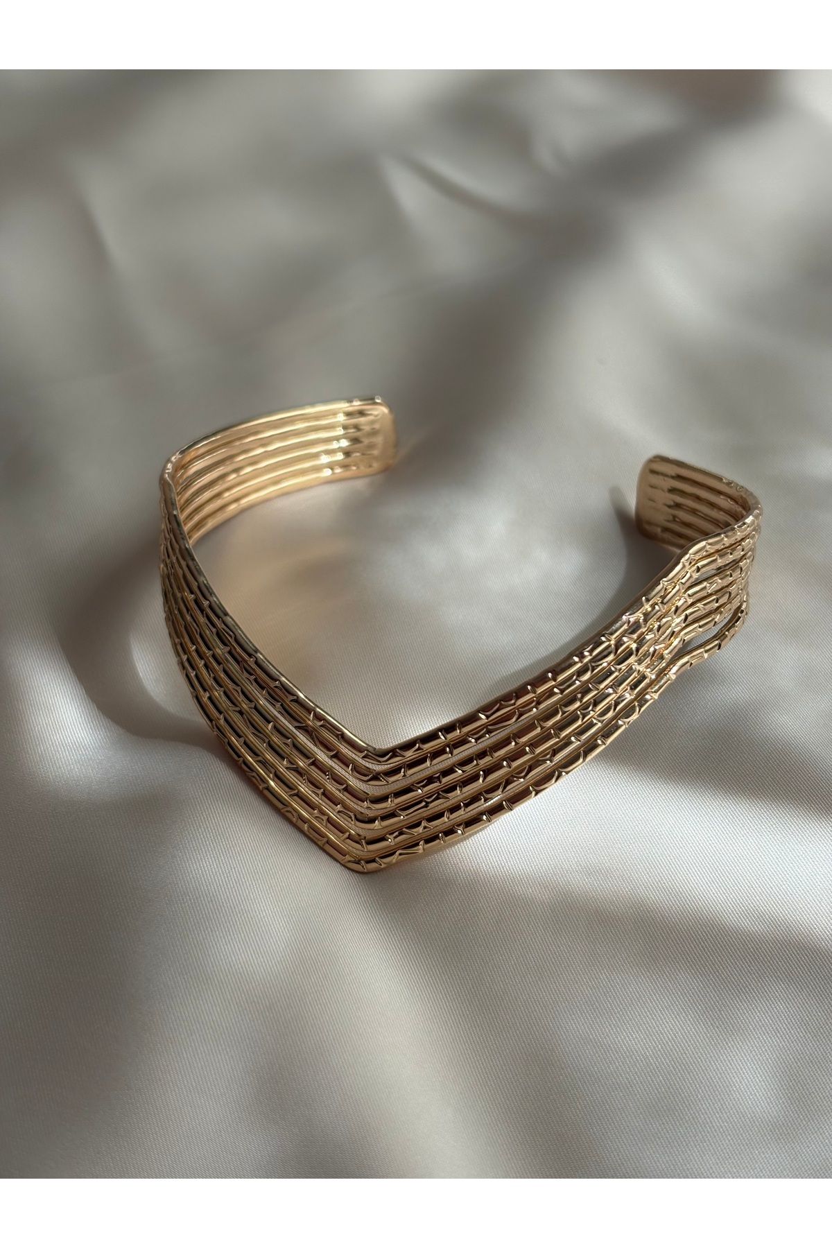 Limerence Aureline Armcuff, Kol Bileziği
