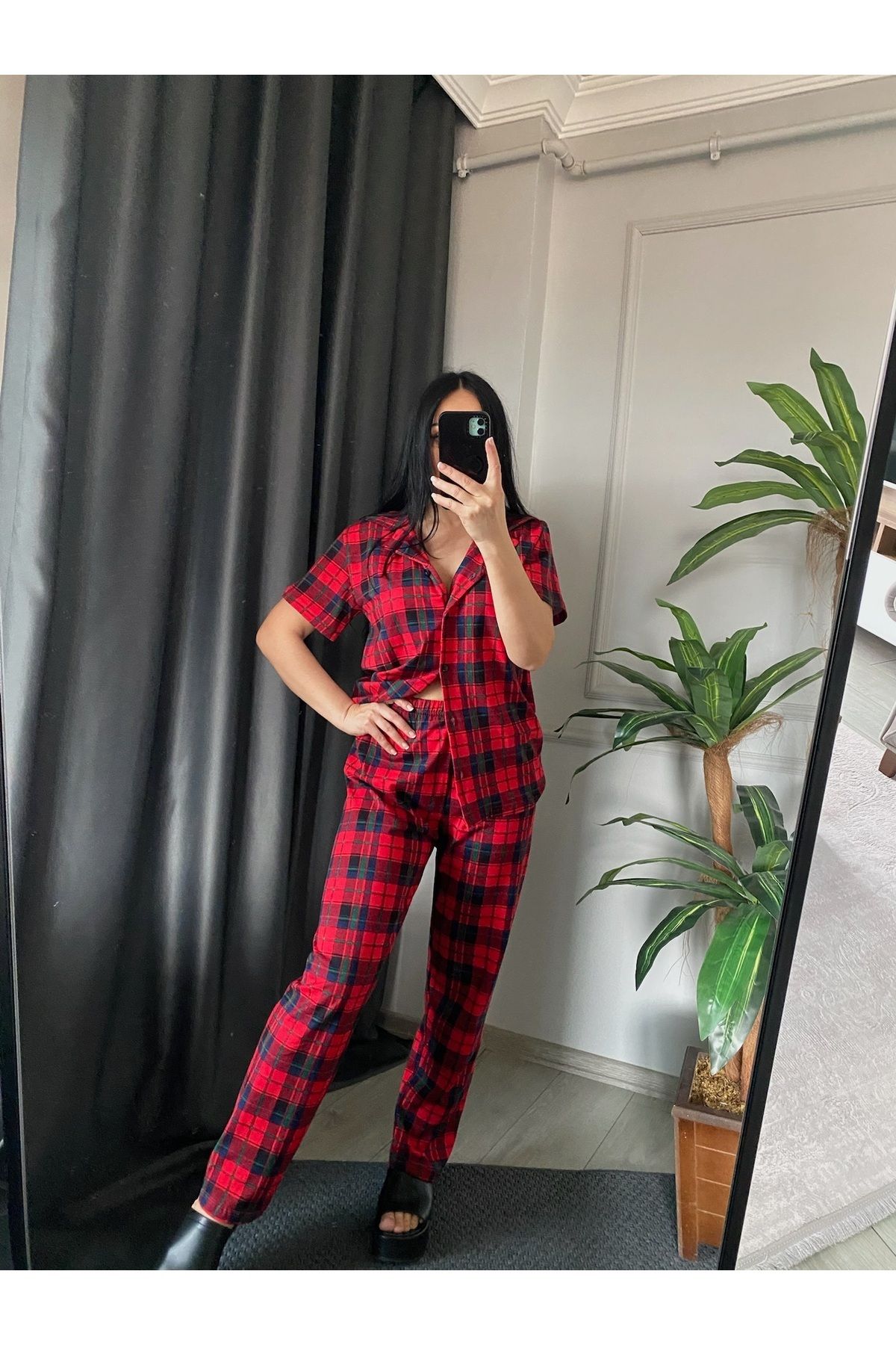 noir boutique Penye Kırmızı Yeşil Ekoseli Kısa Kol Pijama Takım