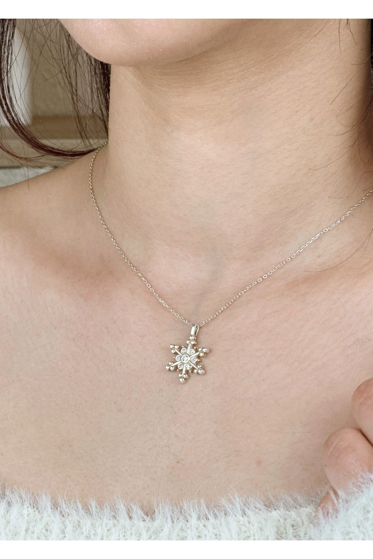 BEMUU STORE 925 Ayar Gümüş Kar Tanesi Kolye