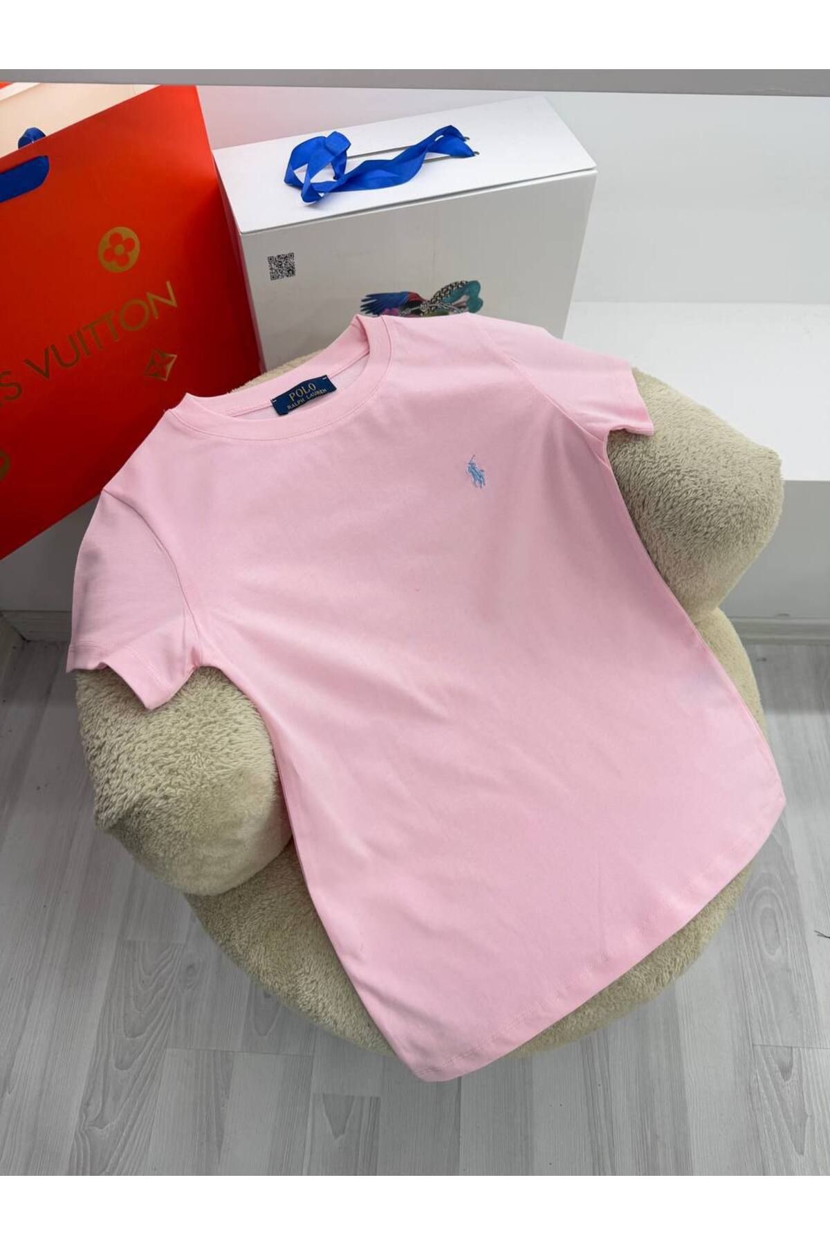 İLAYDA ÇAPALAR PEMBE TİŞÖRT