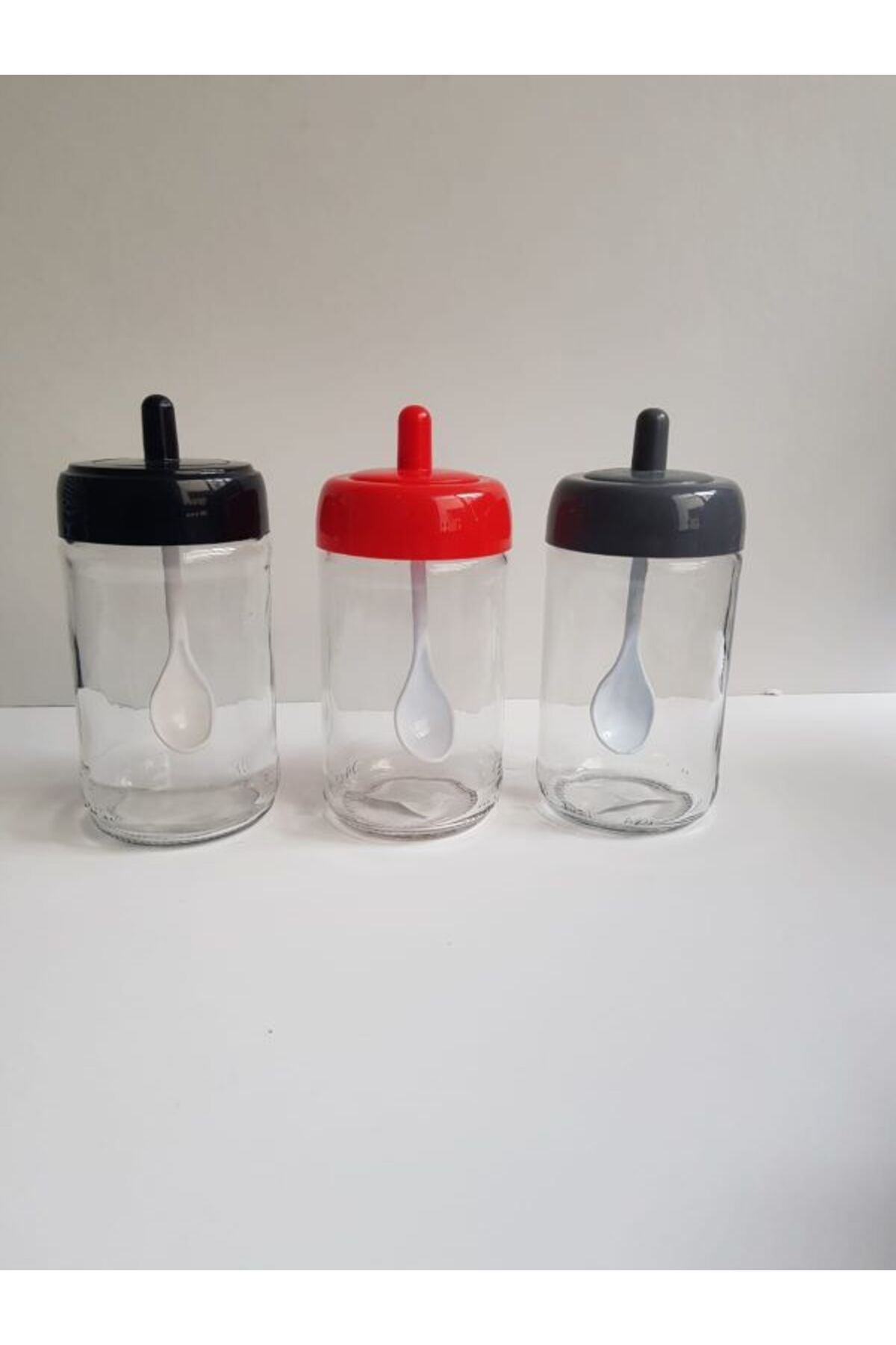 abenim 3 Adet Kendinden Kaşıklı Baharatlık Seti - 330 ml - Cam Kavanoz (Kırmızı-Siyah-Gri)