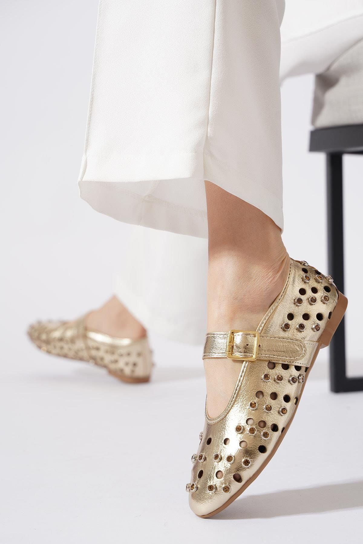 Moda Pie Mesal Delikli Zımba Taşlı Kadın Babet Altın Kırışık