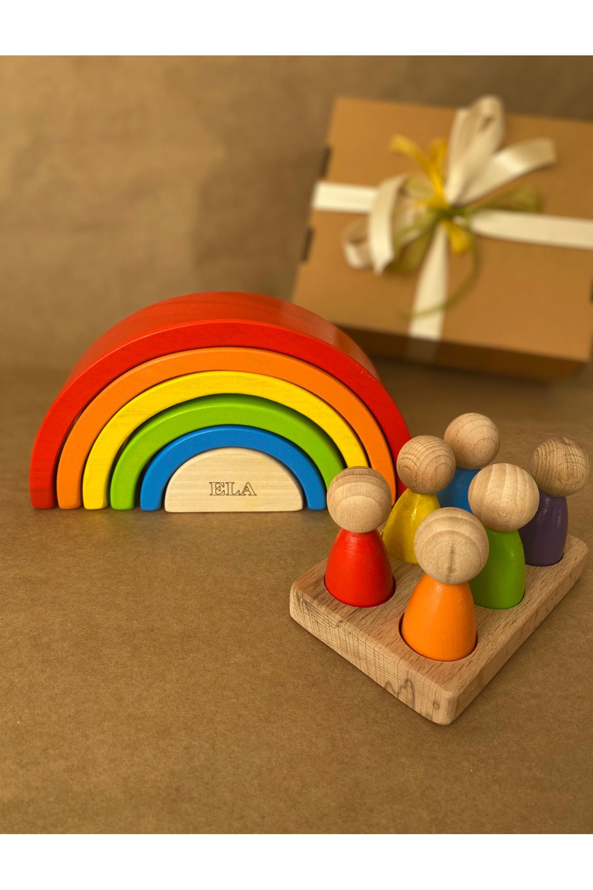 tiny wood İsme Özel Waldorf 6 Parçalı Gökkuşağı ve 6’lı Peg Bebek Tabla Seti – Eğitici Ahşap Oyuncak