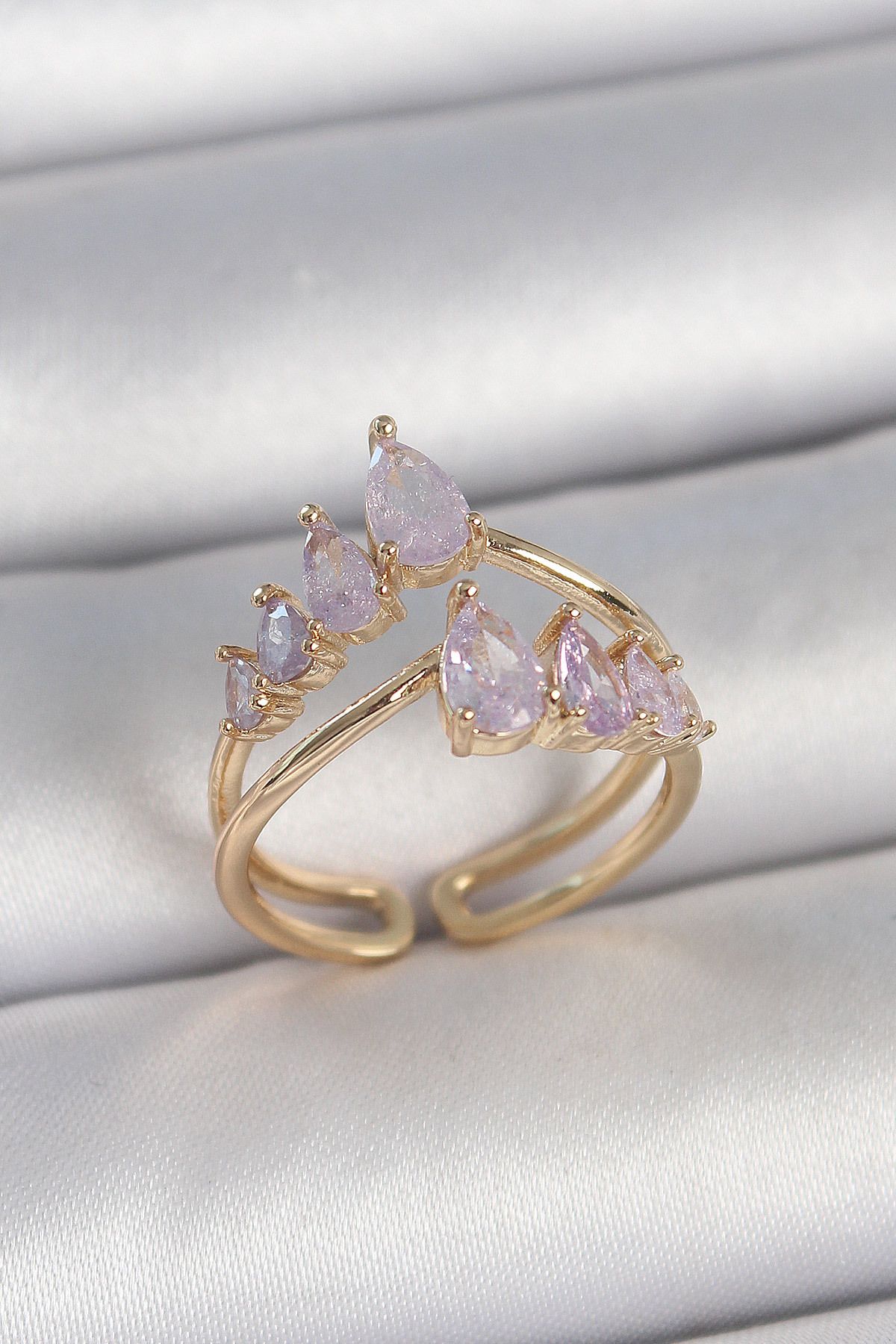 STYLE OF CARMEN Pirinç Gold Renk Mor Damla Zirkon Taşlı Taç Model Kadın Yüzük