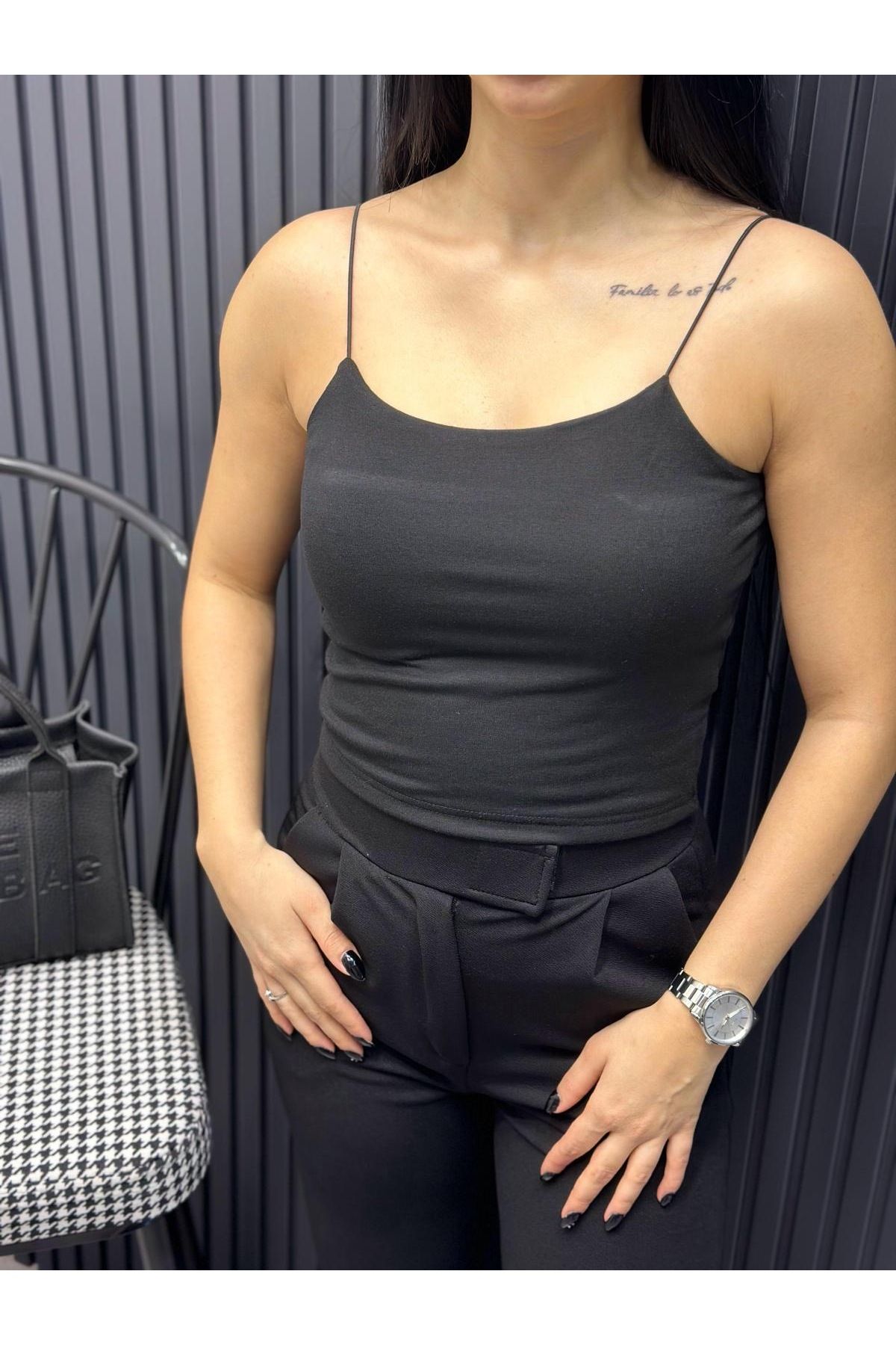Leoris Kadın İnce Askılı Crop Bluz Likra Kumaş