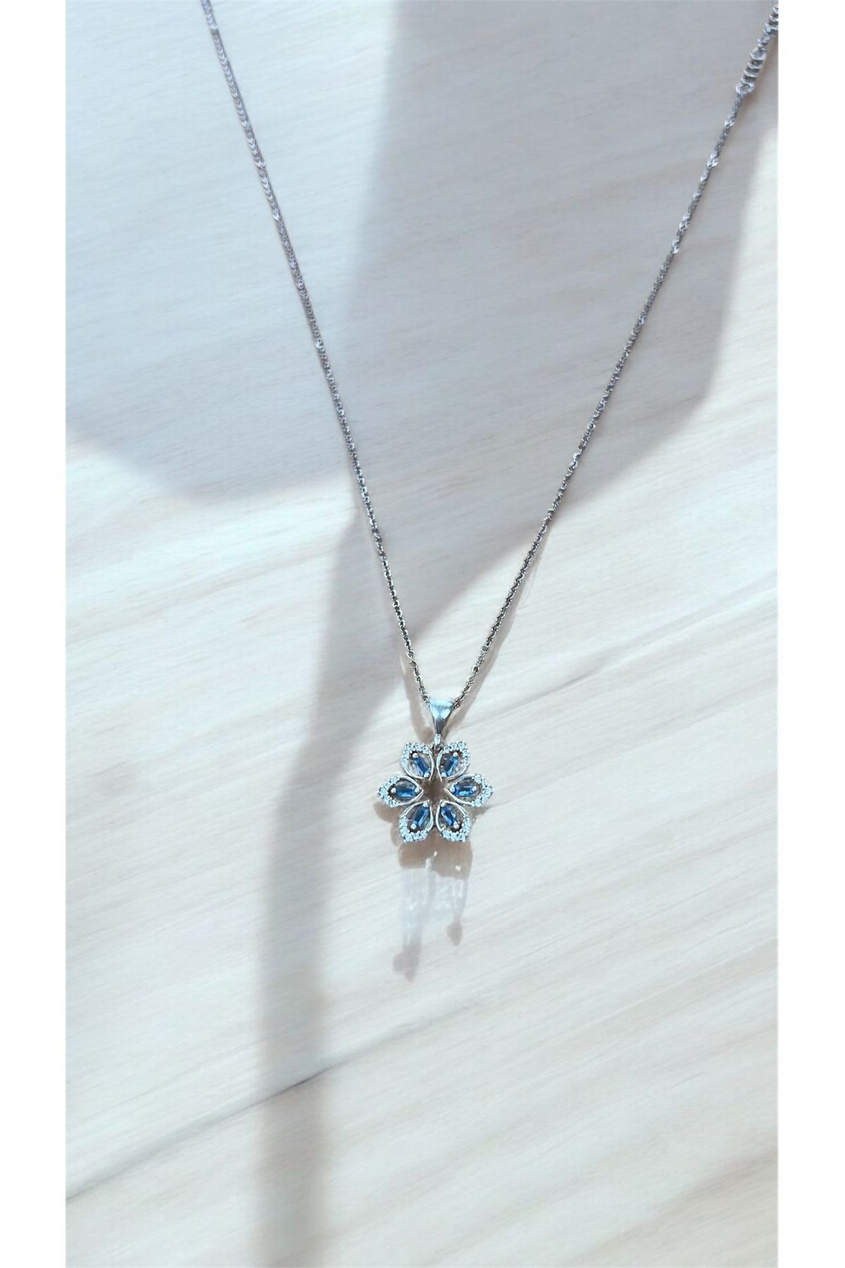 BEMUU STORE 925 Ayar Gümüş Altıgen Kar Tanesi Kolye