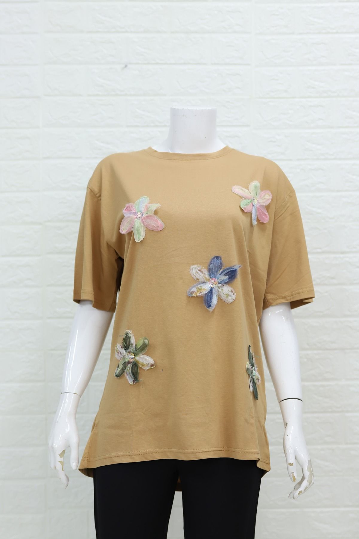 zeymiray çiçek nakışlı t-shirt