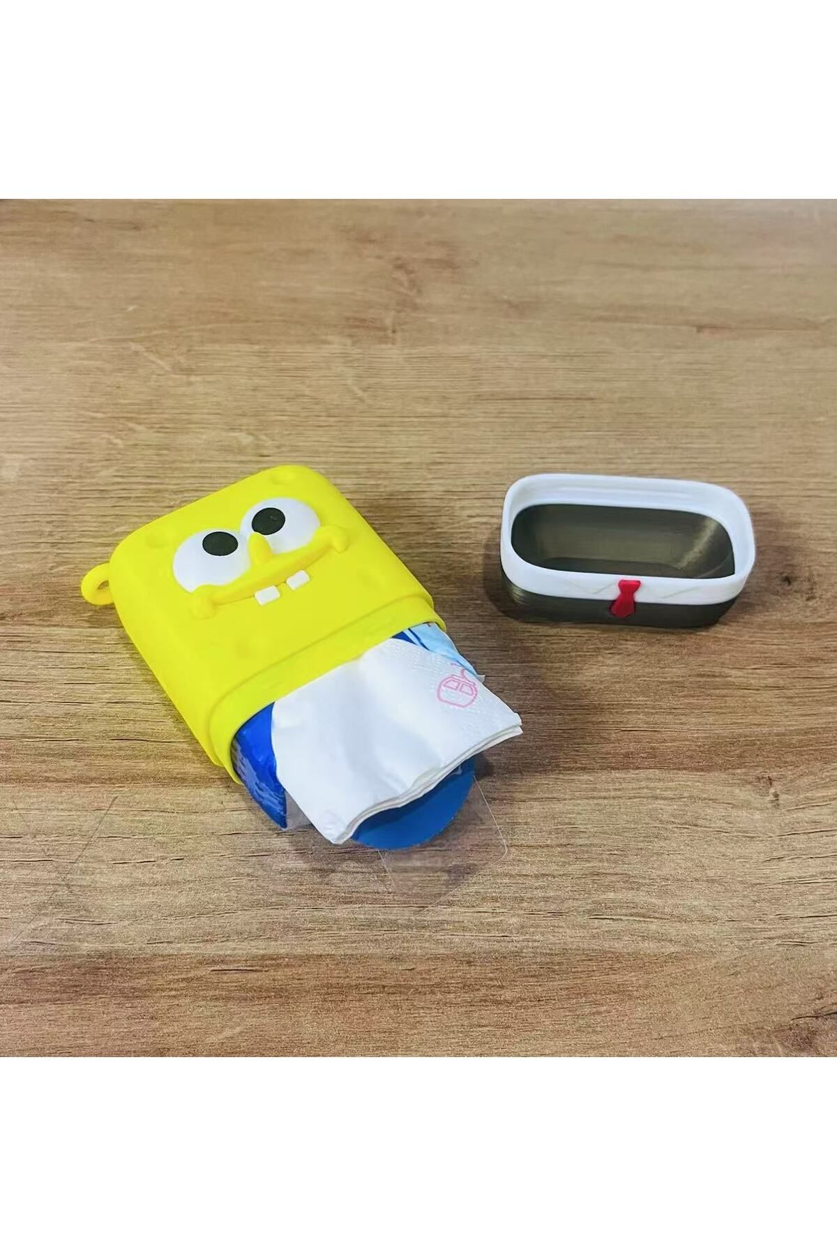genomera SüngerBob Mini Mendil Kutusu Anahtarlık