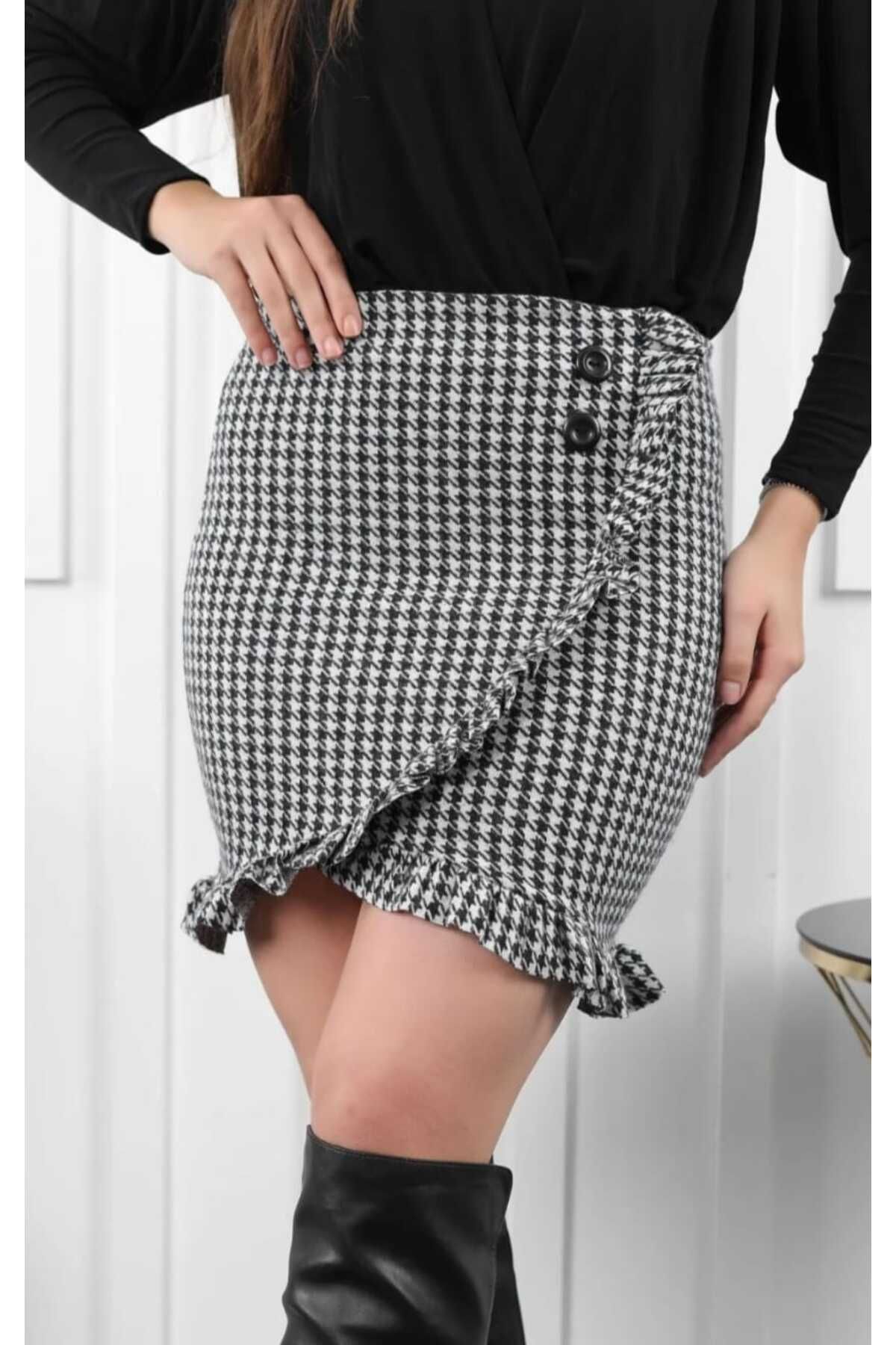 ButikSN collection Kadın Etek Mini Kazayağı Desenli Fırfır Düğme Detaylı Asimetrik Kesim