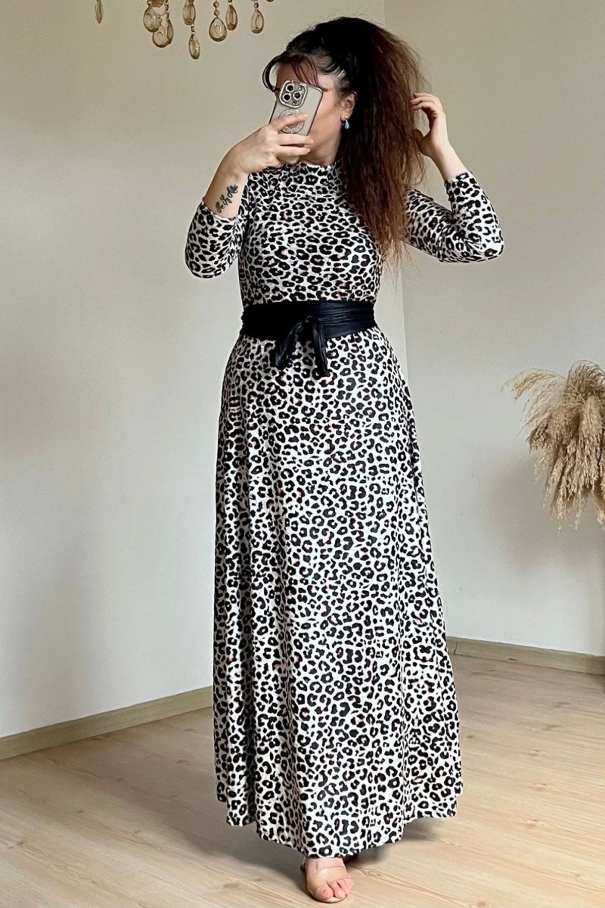 azra moda Balıkçı Yaka Krem Leopar Kadife Elbise