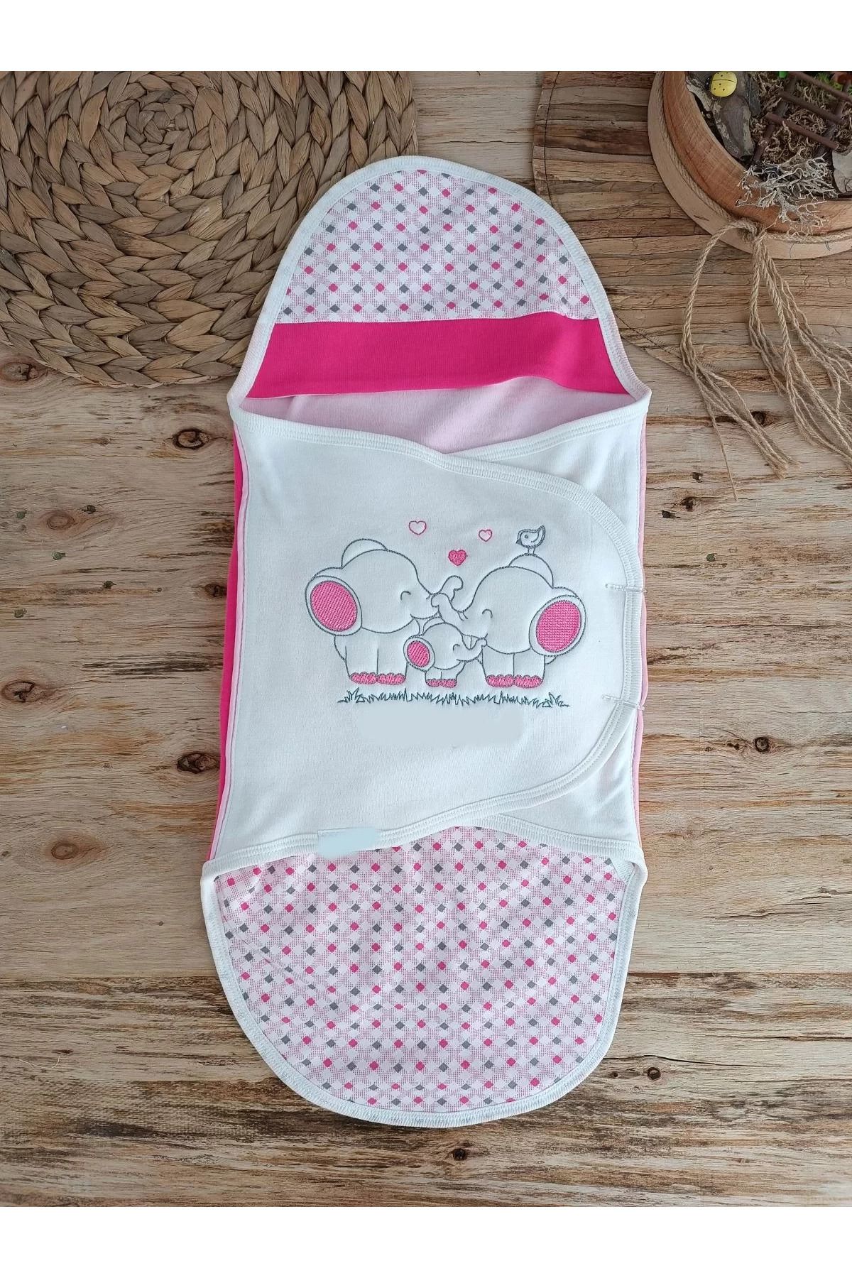 Wear Hype Yenidoğan Mutlu Fil Ailesi Nakışlı Çıt Çıt Kapamalı Bebek Kundak Fuşya