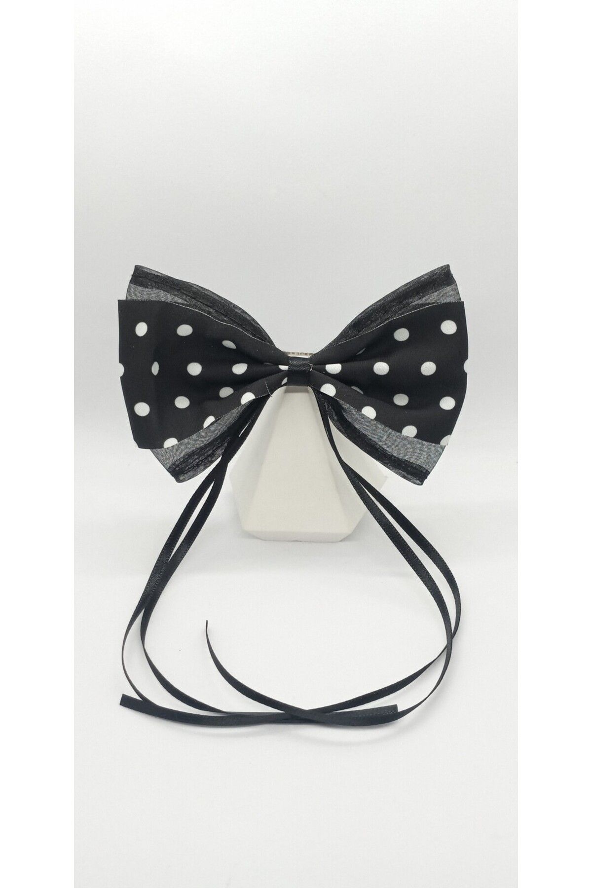 ndjewelry Siyah Renk Puantiyeli Fiyonk Pens Toka