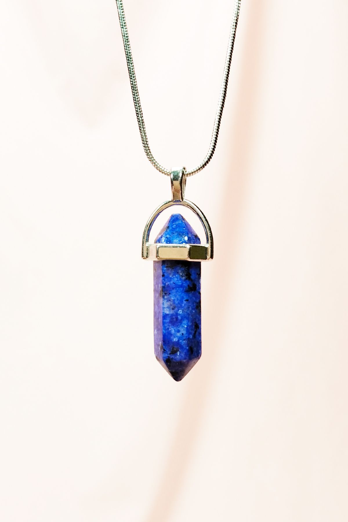 Shop58 Lapis Lazuli Doğal Taşı Zincirli El Yapımı Tasarımlı Kolye Uç: 3,5 cm Zincir: 20 cm Kutulu