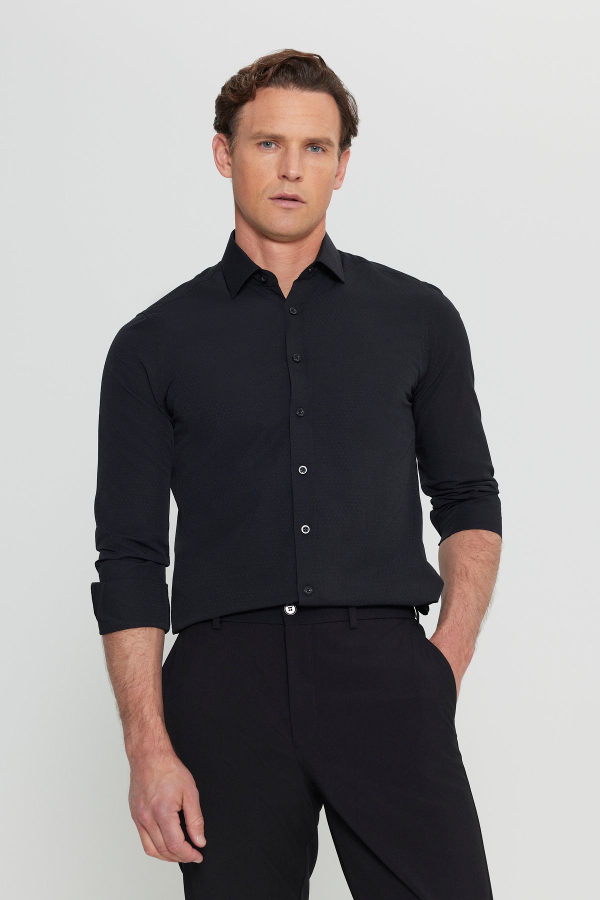 ALTINYILDIZ CLASSICS Erkek Siyah Pamuklu Slim Fit Dar Kesim Klasik Yaka Armürlü Gömlek