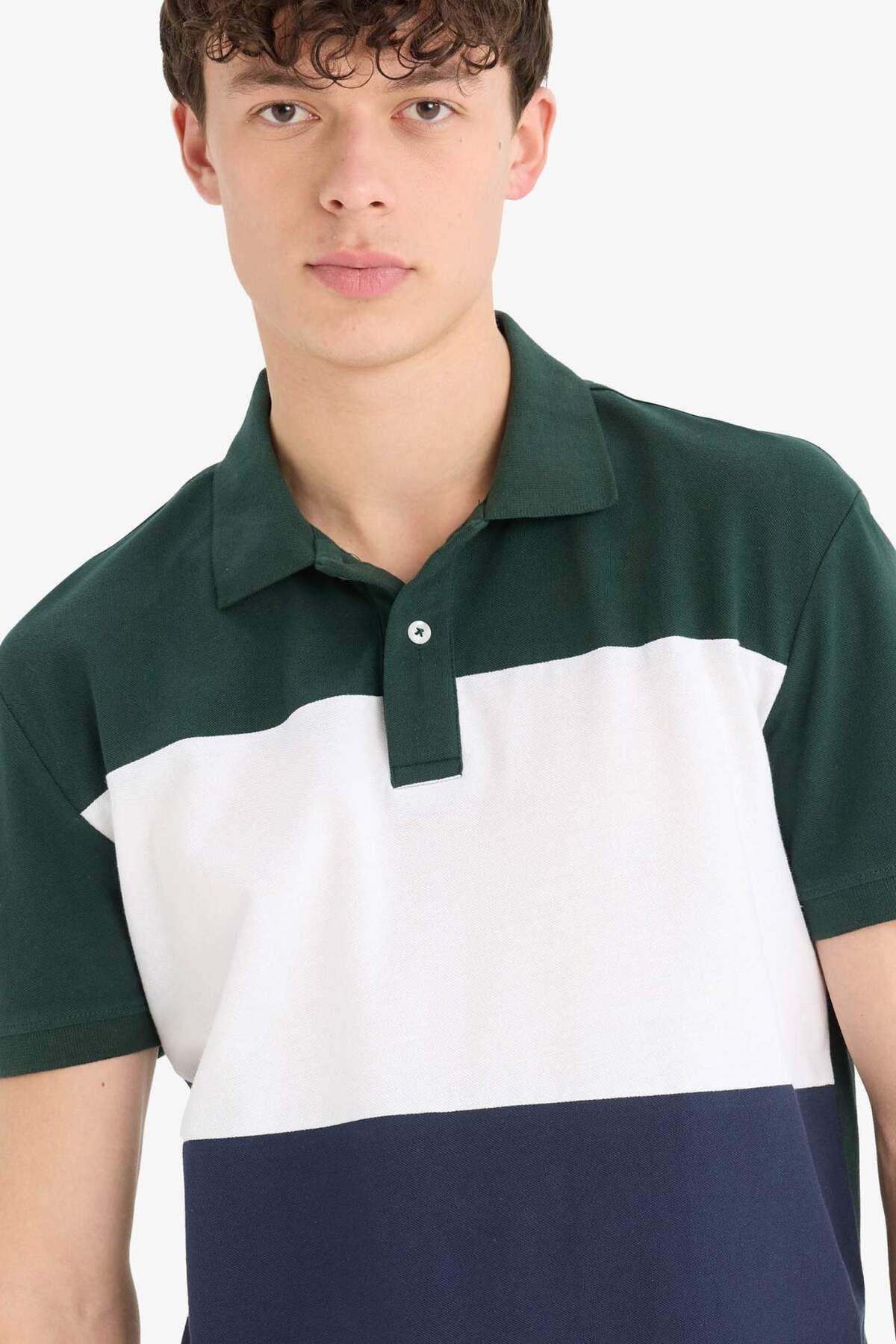 DeFacto %100 Pamuk Regular Fit Renk Bloklu Kısa Kollu Polo Tişört D7940AX25SP
