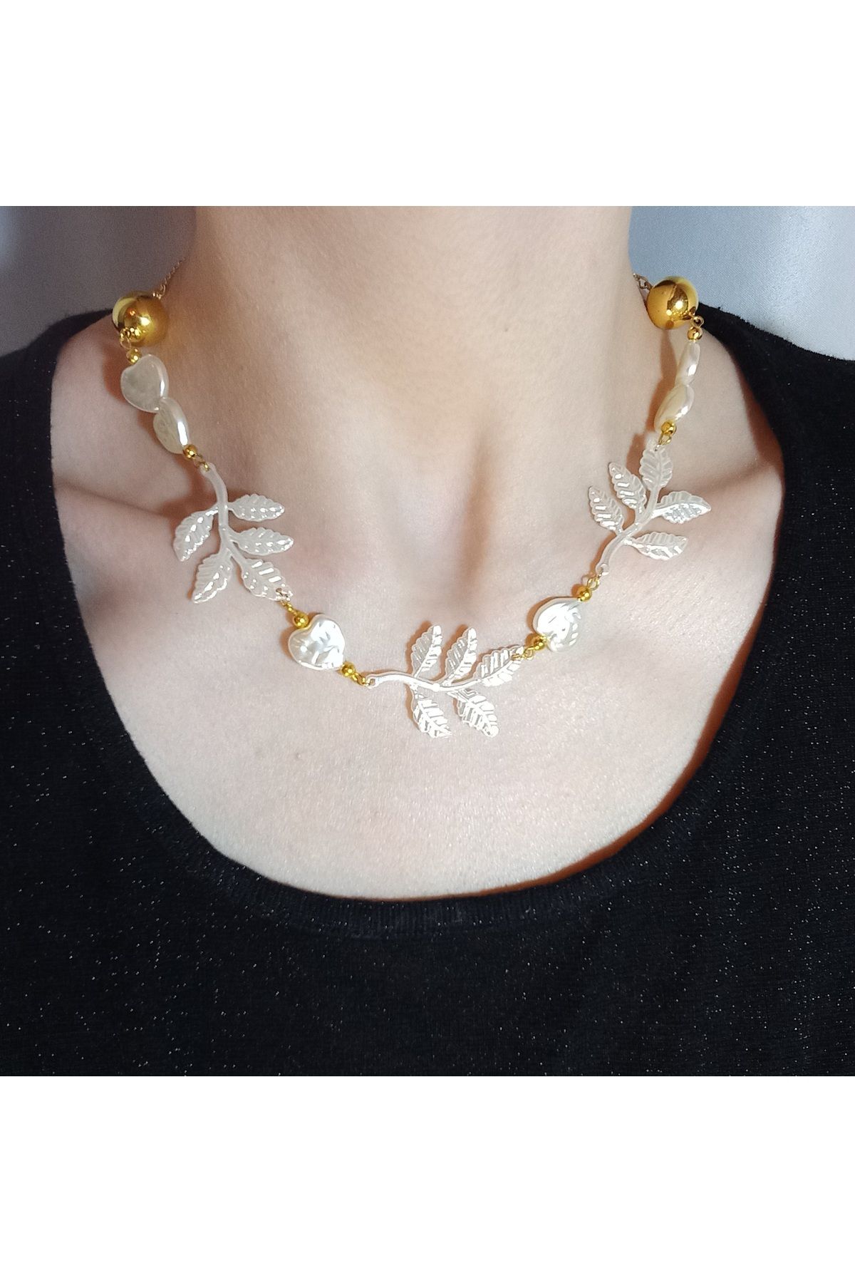 Crystal Atelier Yaprak Uçlu Özel Tasarım Kalp Şekilli İncili Kolye, Altın İnci Kolye, Barok İnci Kolye, Kalp Kolye